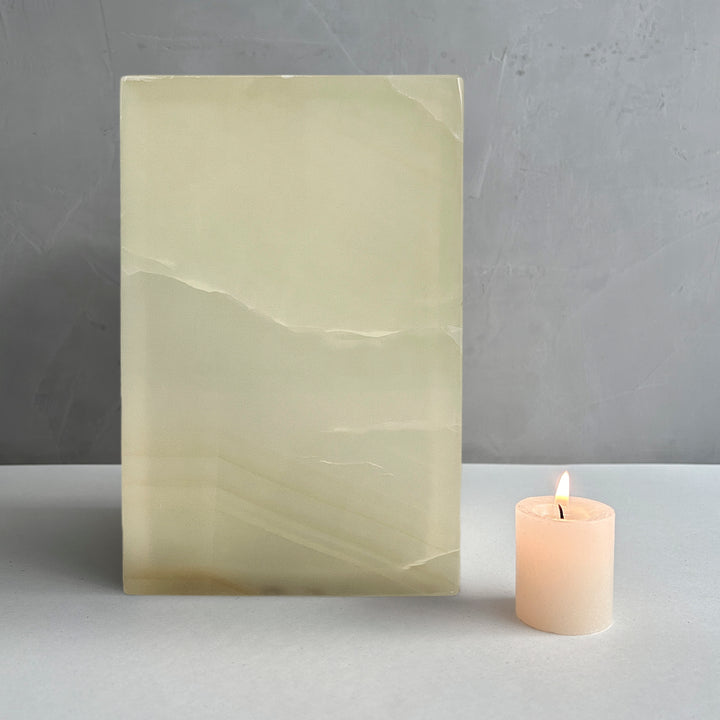 Hand-Carved White/Green Onyx Cremation Urn: 120 Cubic Inches