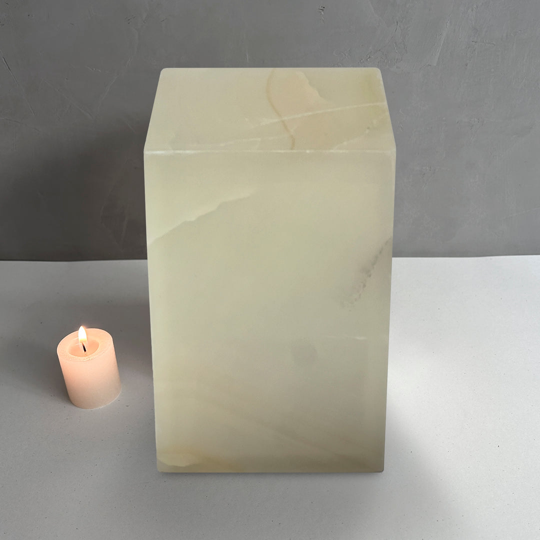 Hand-Carved White/Green Onyx Cremation Urn: 120 Cubic Inches