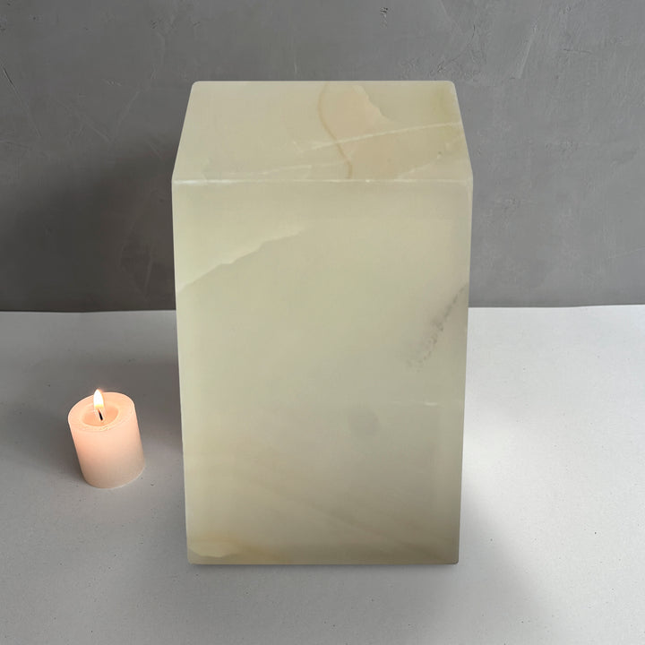 Hand-Carved White/Green Onyx Cremation Urn: 120 Cubic Inches